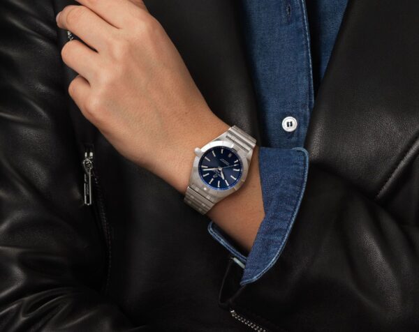 Breitling Chronomat SuperQuartz™ Women watch in Round case & Blue Dial